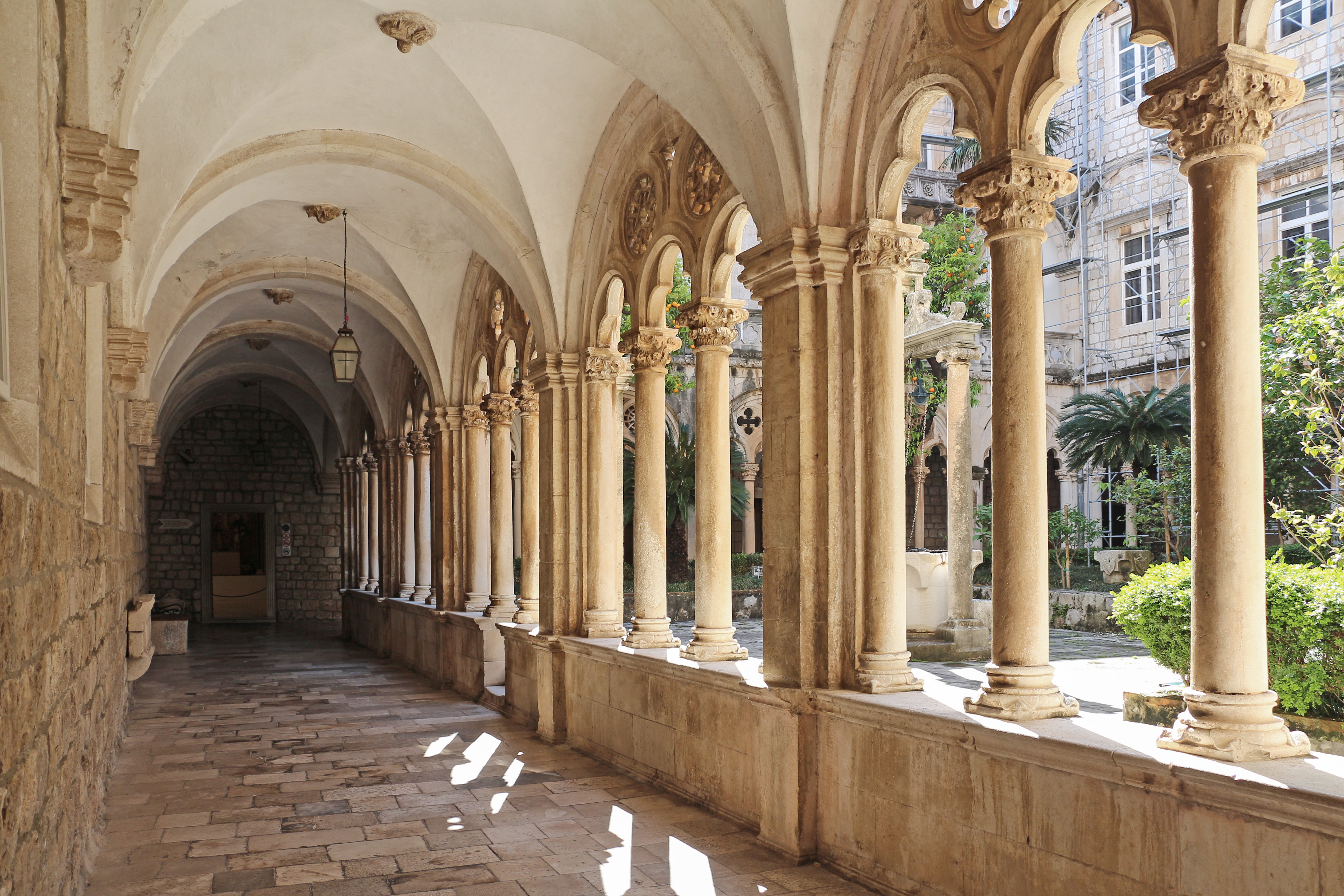 Dominikan Manastırı: Dubrovnik’in Gotik Hazinesi

