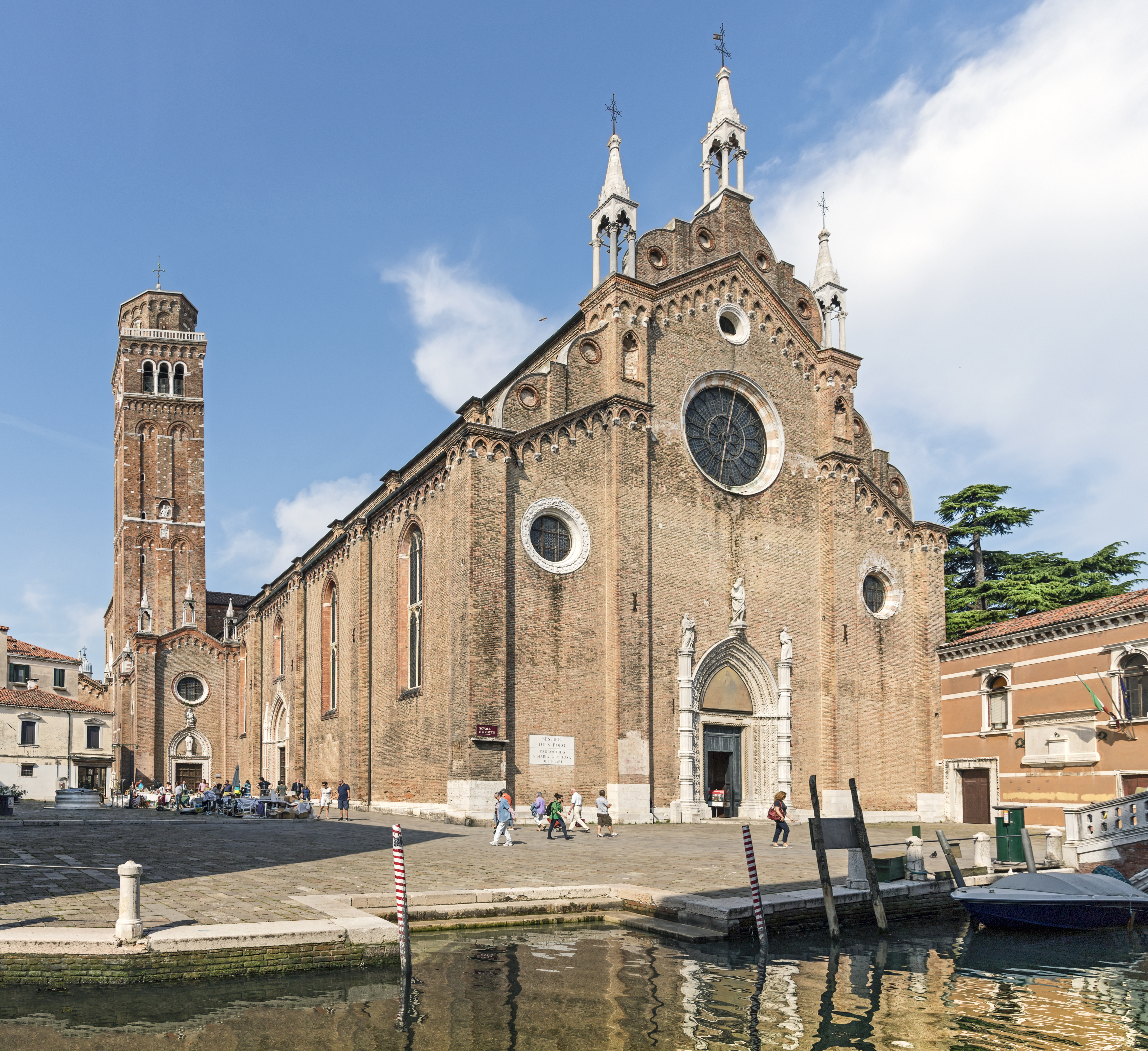 

Santa Maria Gloriosa dei Frari: Venedik’in Sessiz, Heybetli Kalbi