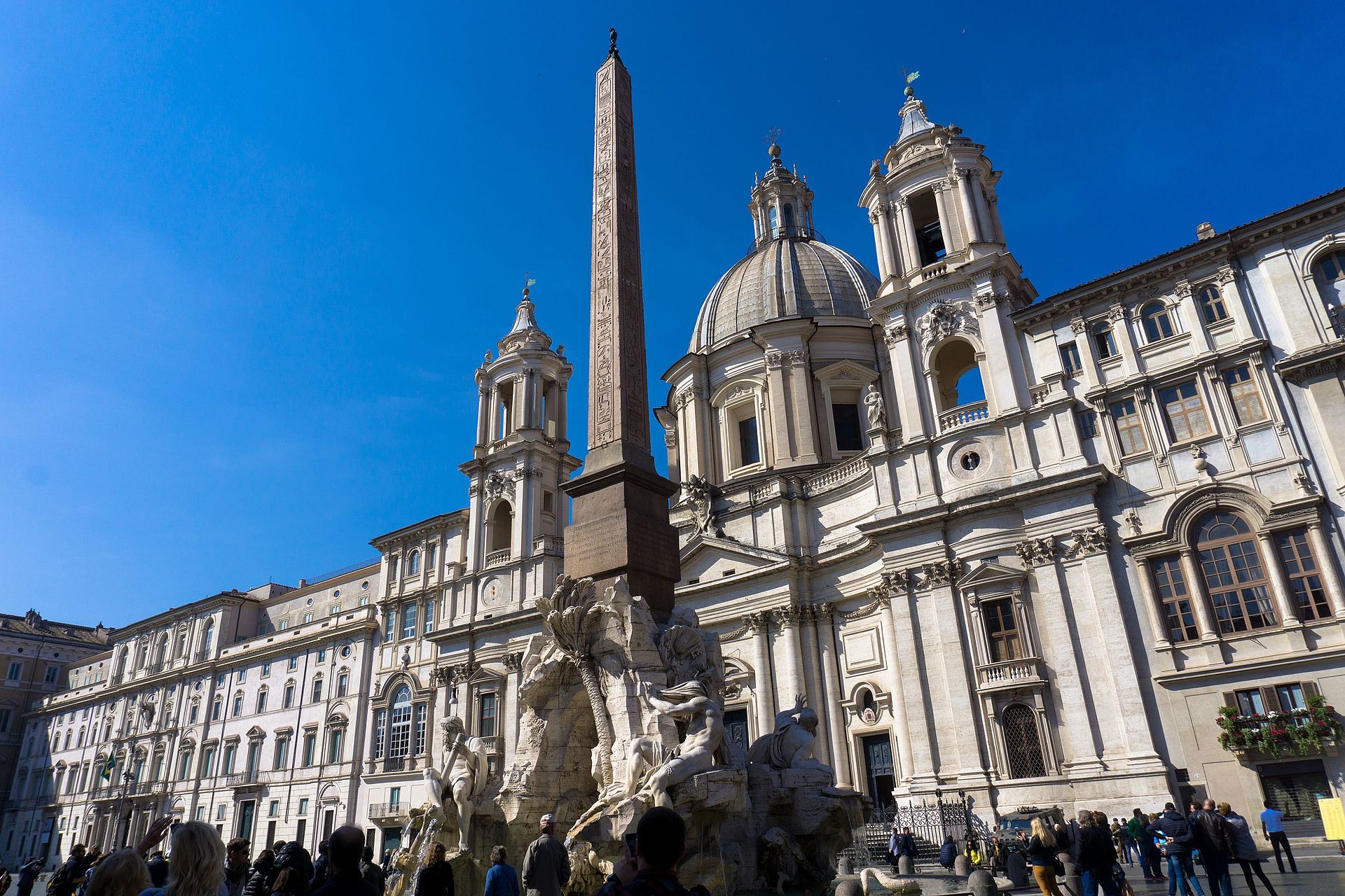 Piazza Navona: Roma’nın Barok Sahnesi