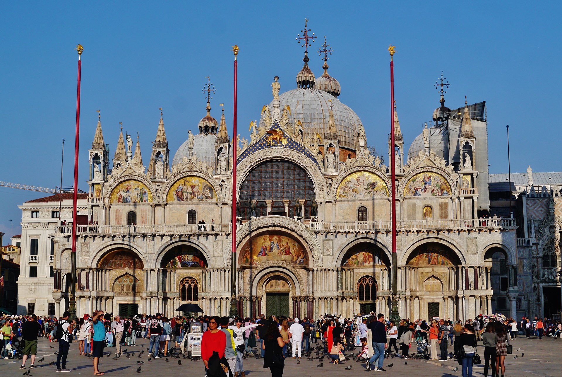 San Marco Bazilikası: Altınlarla Örülü Bir İnanç Masalı