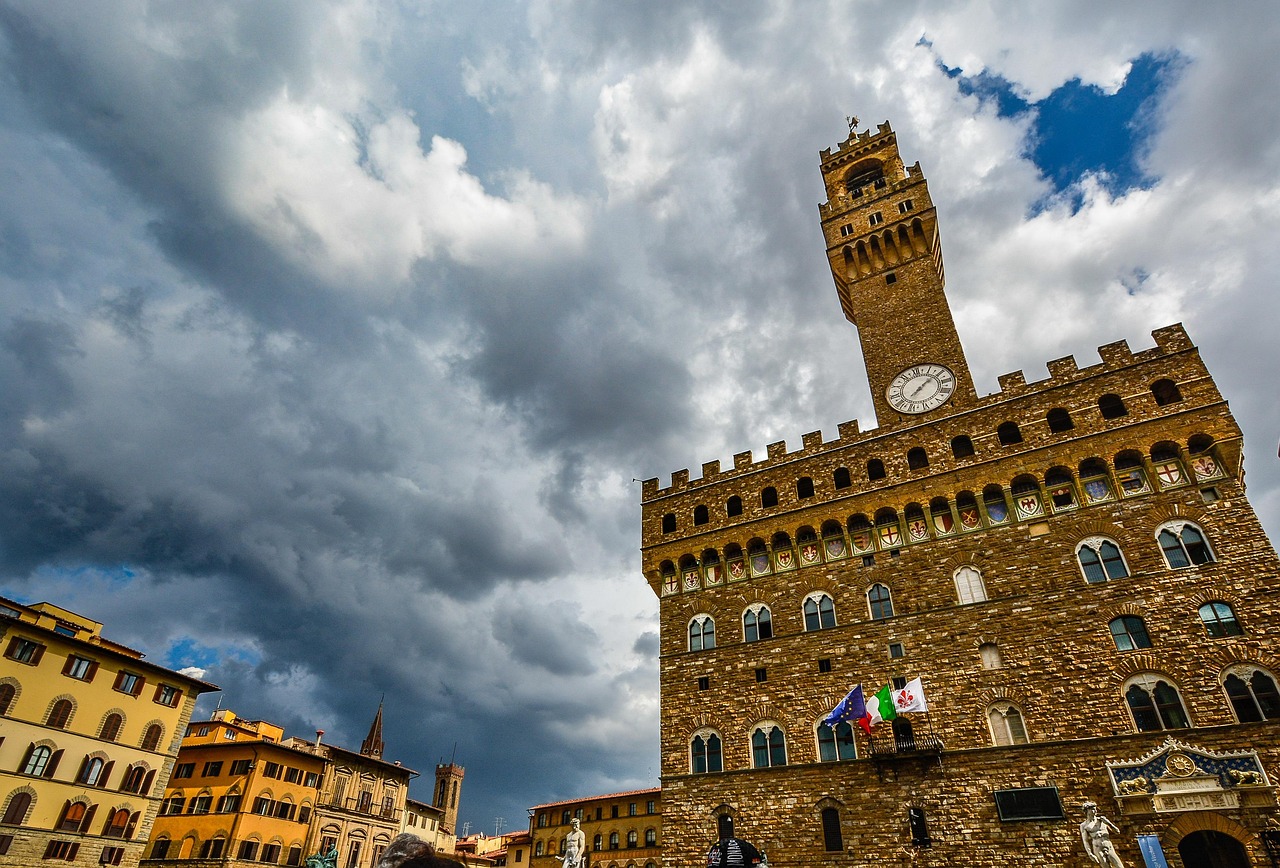 Piazza della Signoria: Gücün, Sanatın ve Sessiz Tanıkların Meydanı
